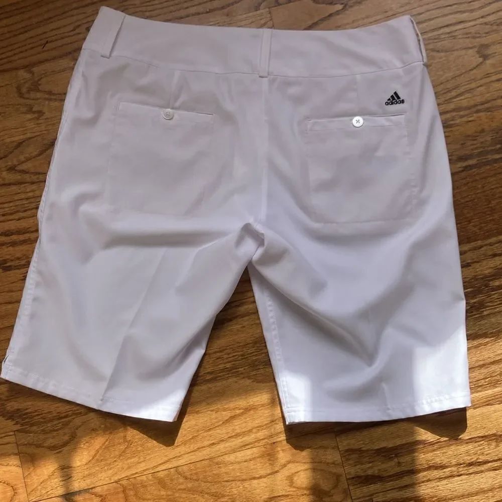 Ladies Adidas ClimaLite Solid White Bermuda Golf Shorts Women’s Size 14